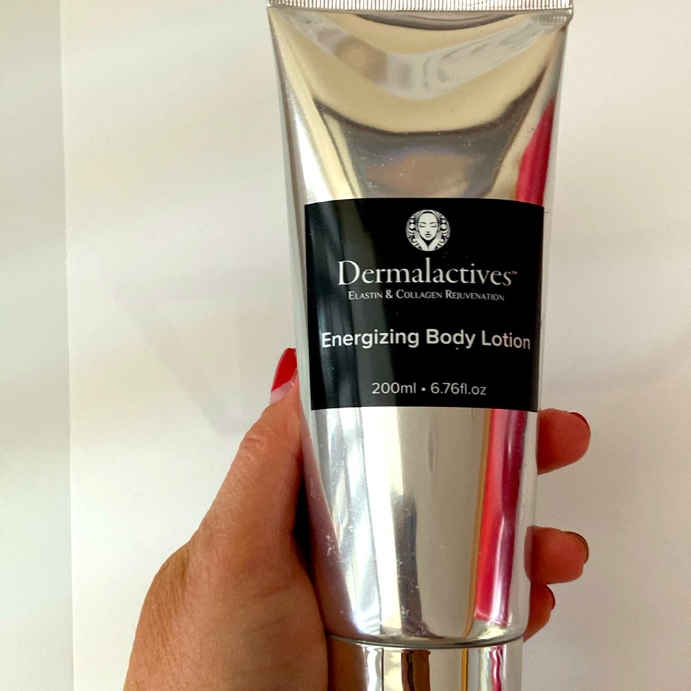 🆕 Dermalactives energizing body lotion